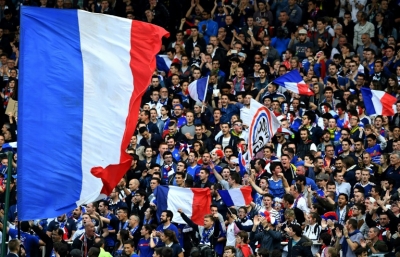 Os Estados Unidos ligaram o sinal de alerta a dez dias da Eurocopa, ao considerar a Fran&ccedil;a, pa&iacute;s-sede da competi&ccedil;&atilde;o de futebol, um 'alvo potencial de atentados terroristas'