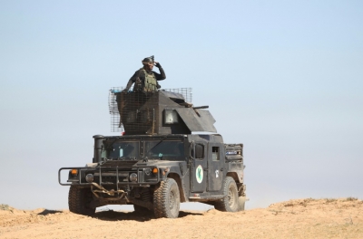 Soldado iraquiano participa de uma opera&ccedil;&atilde;o contra o Estado Isl&acirc;mico no pa&iacute;s
