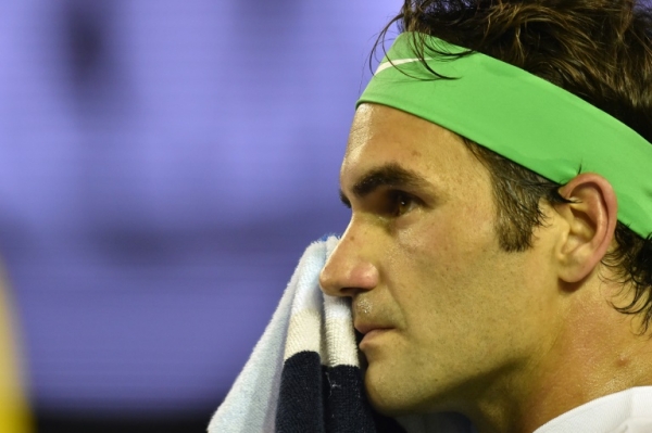 O su&iacute;&ccedil;o Roger Federer, 3&ordm; no ranking mundial do t&ecirc;nis, foi submetido nesta ter&ccedil;a-feira a uma opera&ccedil;&atilde;o no joelho, ap&oacute;s ter sofrido uma les&atilde;o no dia seguinte &agrave; semifinal do ATP da Austr&aacute;lia, e ficar&aacute; afastado das quadras at&eacute; o final de fevereiro