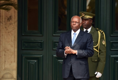 O presidente de Angola, Jos&eacute; Eduardo dos Santos, no poder h&aacute; 37 anos, anunciou nesta sexta-feira sua inten&ccedil;&atilde;o de abandonar a vida pol&iacute;tica em 2018, depois de terminar seu atual mandato
