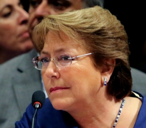 A presidente chilena, Michelle Bachelet, em Luque, no dia 21 de dezembro de 2015