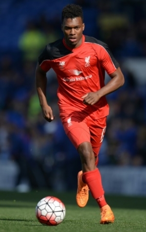 Liverpool's English striker Daniel Sturridge warms up ahead of the English Premier League football match between Everton and Liverpool at Goodison Park in Liverpool north west England on October 4, 2015. AFP PHOTO / OLI SCARFF RESTRICTED TO EDITORIAL USE. No use with unauthorized audio, video, data, fixture lists, club/league logos or 'live' services. Online in-match use limited to 75 images, no video emulation. No use in betting, games or single club/league/player publications.