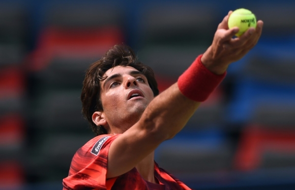 Thomaz Bellucci em partida contra canadense Milos Raonic em 13 de outubro de 2015