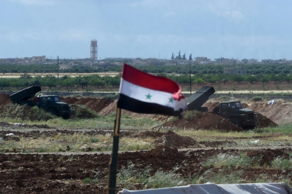 Bateria de foguetes do ex&eacute;rcito s&iacute;rio na prov&iacute;ncia de Hama, em 4 de maio de 2016