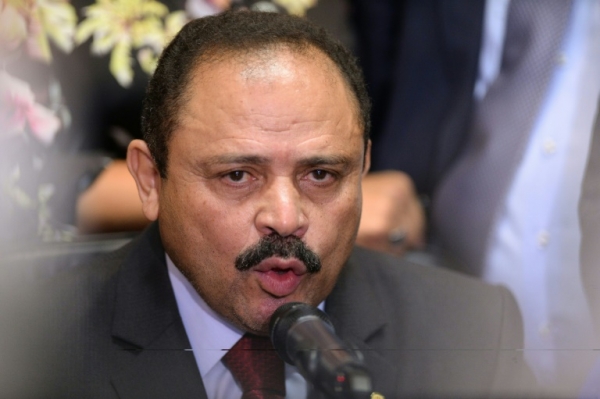 Waldir Maranh&atilde;o, presidente interino da C&acirc;mara dos Deputados, recuou na decis&atilde;o de anular a vota&ccedil;&atilde;o sobre a abertura do processo de impeachment