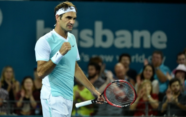 Roger Federer em a&ccedil;&atilde;o durante partida contra Grigor Dimitrov, em Brisbane, no dia 8 de janeiro de 2016