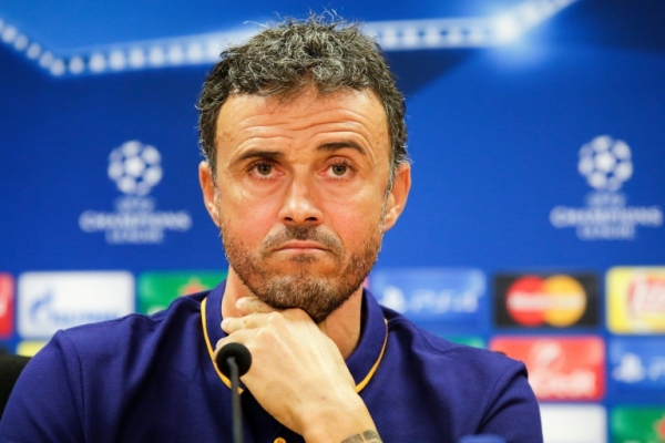 O t&eacute;cnico Luis Enrique, do Barcelona, concede entrevista coletiva em 3 de novembro, 2015