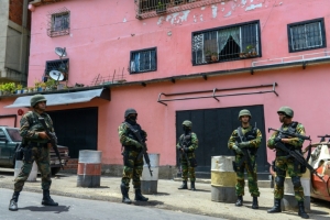 (Arquivo) Membros da Guarda Nacional, em Caracas, no dia 13 de julho de 2015