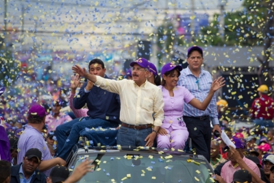 (12 mai) Medina faz campanha em Santo Domingo