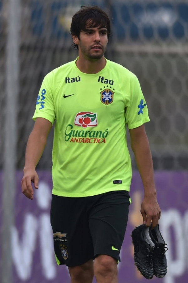 O meia Kak&aacute; est&aacute; fora da Copa Am&eacute;rica Centen&aacute;rio, depois de ter sido cortado, nesta quarta-feira, devido a uma les&atilde;o muscular a dois dias do in&iacute;cio do torneio