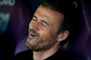 Luis Enrique reage a uma jogada durante uma partida do Bar&ccedil;a, em 23 de janeiro, em M&aacute;laga