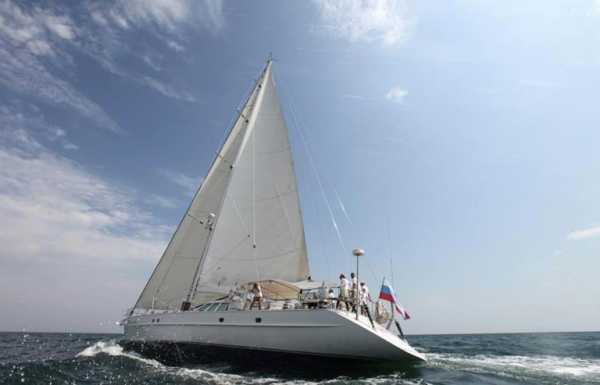 (Arquivo) Um veleiro russo interceptado no Mar do Jap&atilde;o pela Guarda Costeira da Coreia do Norte, que o levou para um porto deste pa&iacute;s, foi liberado neste domingo e seguia para Vladivostok (extremo oriente da R&uacute;ssia), anunciaram fontes russas