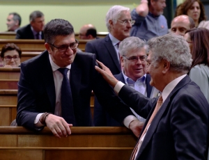 O socialista Patxi L&oacute;pez foi eleito nesta quarta-feira presidente do Parlamento espanhol, o primeiro pol&iacute;tico escolhido para o cargo desde a volta da democracia ap&oacute;s a ditadura franquista que n&atilde;o pertence ao partido mais votado nas elei&ccedil;&otilde;es.