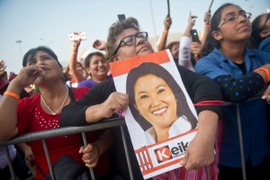 Partid&aacute;rios da candidata Keiko Fujimori durante com&iacute;cio, em Lima, no dia 31 de maio de 2016