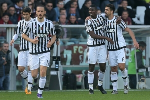 Jogadores da Juventus comemoram gol durante partida contra o Torino, em Turim, no dia 20 de mar&ccedil;o de 2016