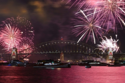 Fogos de artif&iacute;cio na Harbour Bridge de Sydney em 31 de dezembro de 2015