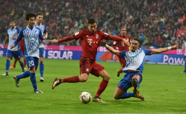 Robert Lewandowski (C) marcou os dois gols do Bayern, em 31 de janeiro, em Munique