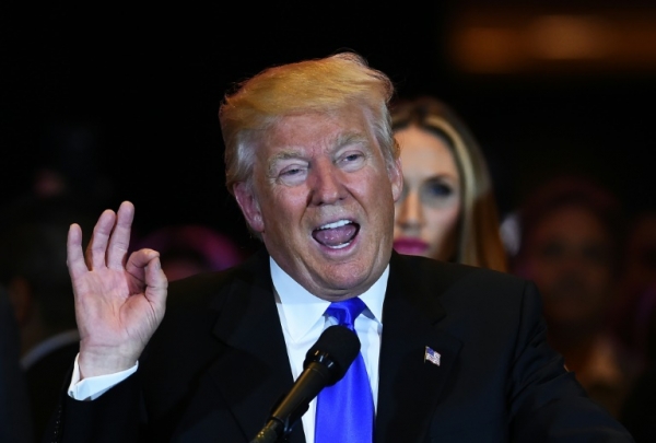 Donald Trump teve sua revanche. Menos de um ano depois de sua entrada bomb&aacute;stica na corrida em dire&ccedil;&atilde;o &agrave; Casa Branca, o multimilion&aacute;rio americano se converteu no candidato natural do Partido Republicano para as presidenciais de novembro, capitalizando tanto a admira&ccedil;&atilde;o quanto a revolta do eleitorado