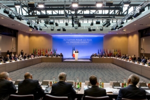 Hollande discursa na abertura da reuni&atilde;o