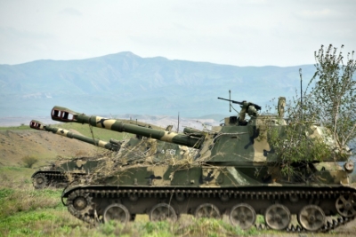 Um tanque &eacute; visto na regi&atilde;o de Nagorno-Karabakh, no dia 5 de abril de 2016
