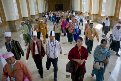Membros do parlamento birman&ecirc;s encerram sess&atilde;o regular do Legislativo em Naypyidaw, em 29 de janeiro