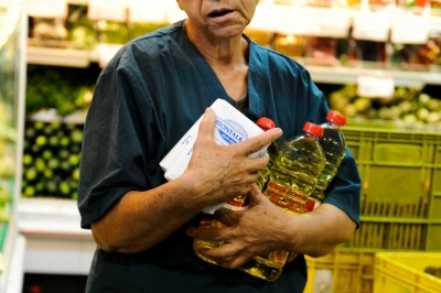 (Arquivo) A Venezuela registrou uma infla&ccedil;&atilde;o de 180,9% em 2015, uma das mais altas do mundo, e um retrocesso em seu PIB de 5,7%