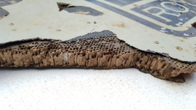 Destro&ccedil;o de um poss&iacute;vel peda&ccedil;o do voo MH370 achado em Mo&ccedil;ambique, em 21 de mar&ccedil;o de 2016