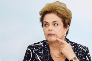 A presidente Dilma Rousseff, sob o risco ser afastada do cargo pelo Senado, lembrou durante um evento, nesta ter&ccedil;a-feira, em Bras&iacute;lia, que o &uacute;ltimo dia de seu mandato &eacute; 31 de dezembro de 2018, e assegurou que lutar&aacute; contra o impeachment 'com todos os meios poss&iacute;veis'