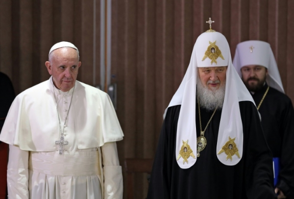 O encontro ecum&ecirc;nico realizado nesta sexta-feira em Havana entre o Papa Francisco e o patriarca ortodoxo russo Kirill fez nascer a esperan&ccedil;a entre os povos do mundo