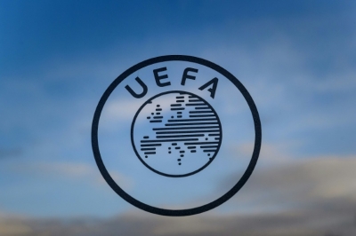 A Pol&iacute;cia Federal da Su&iacute;&ccedil;a compareceu nesta quarta-feira com uma ordem judicial &agrave; sede da Uefa em Nyon para a entrega dos contratos sobre a atribui&ccedil;&atilde;o dos direitos de transmiss&atilde;o no Equador &agrave; empresa Cross Traiding, citada no esc&acirc;ndalo 'Panama Papers'.