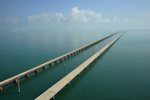 (Arquivo) Imagem da Seven Mile Brigde, a ponte que conecta Miami a Key West, registrada em 22 de fevereiro de 2011