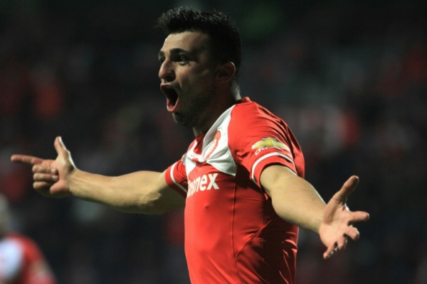 Triverio comemora um dos gols que marcou contra o Gr&ecirc;mio, em 17 de fevereiro, em Toluca