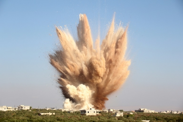 (2015) Ataque a um t&uacute;nel usado pelas for&ccedil;as do governo s&iacute;rio, na prov&iacute;ncia de Idleb