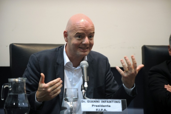 O novo presidente da Fifa, Gianni Infantino, em Montevid&eacute;u, no dia 29 de mar&ccedil;o de 2016