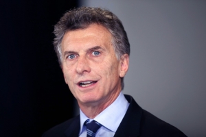 Mauricio Macri assumir&aacute; nesta quinta-feira a presid&ecirc;ncia da Argentina como primeiro l&iacute;der da direita liberal a chegar ao poder pelas urnas, com a promessa de mudar o modelo econ&ocirc;mico adotado em 12 anos de governos peronistas de centro-esquerda