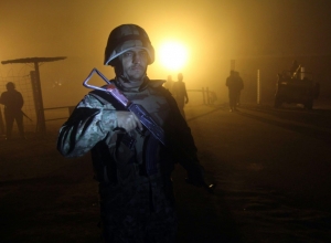 (Arquivo) Soldados paquistaneses na penitenci&aacute;ria de Multan