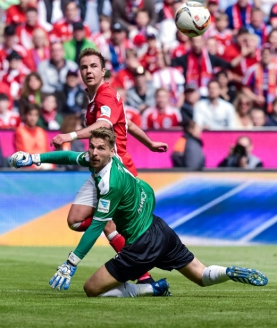Goalkeeper Ron-Robert Zieler.