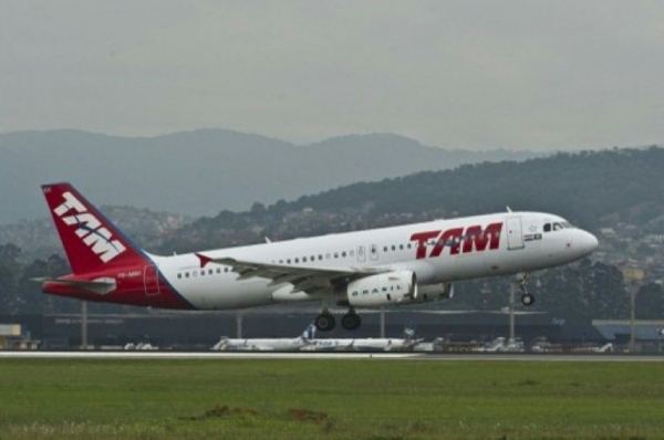 (Arquivo) Um voo Madri-S&atilde;o Paulo da companhia TAM foi obrigado a retornar nesta segunda-feira &agrave; capital espanhola por uma suposta amea&ccedil;a de bomba