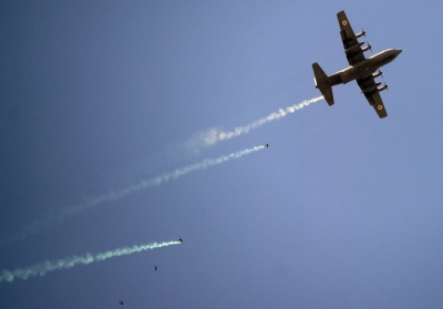 (Arquivo) Avi&otilde;es da for&ccedil;a a&eacute;rea paquistanesa s&atilde;o vistos em Islamabad, no dia 6 de setembro de 2015