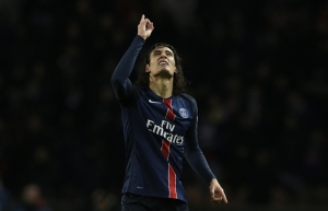 (Arquivo) Edinson Cavani, do Paris Saint-Germain, comemora gol durante partida contra o Chelsea, em Paris, no dia 16 de fevereiro de 2016