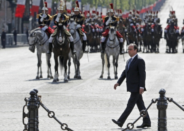 O chefe de Estado franc&ecirc;s, Fran&ccedil;ois Hollande, presidiu na manh&atilde; deste domingo em Paris a cerim&ocirc;nia comemorativa de 8 de maio, que marca o fim da Segunda Guerra Mundial, a &uacute;ltima de seu mandato