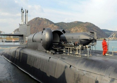 O 'USS Ohio', um submarino com m&iacute;sseis guiados americano, estacionado em uma base naval da Coreia do Sul na cidade de Busan, em 26 de fevereiro de 2008