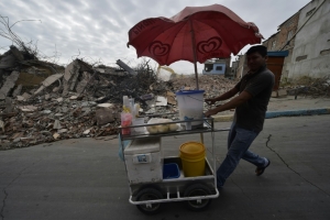 (Maio) Destrui&ccedil;&atilde;o na cidade de Manta