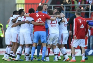 BO Bayern de Munique conquistou o 26&ordm; t&iacute;tulo de Campeonato Alem&atilde;o de sua hist&oacute;ria, o 4&ordm; seguido, ao vencer por 2 a 1 o Ingolstadt, neste s&aacute;bado pela 33&ordf; e pen&uacute;ltima rodada da competi&ccedil;&atilde;o.