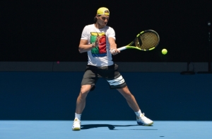 O espanhol Rafael Nadal ser&aacute; o destaque desta ter&ccedil;a-feira no Aberto da Austr&aacute;lia, no qual estreia contra o compatriota Fernando Verdasco, numa reedi&ccedil;&atilde;o da espetacular semifinal do torneio de 2009.