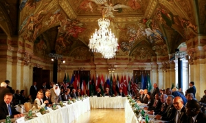 Os Estados Unidos e as grandes pot&ecirc;ncias disseram nesta segunda-feira em Viena que s&atilde;o favor&aacute;veis a um levantamento do embargo da ONU sobre a venda de armas &agrave; L&iacute;bia e que est&atilde;o prontos para responder &agrave;s demandas do governo l&iacute;bio de uni&atilde;o nacional para se armar contra a amea&ccedil;a terrorista