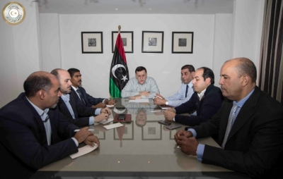 Reuni&atilde;o do Conselho Presidencial l&iacute;bio presidida por Fayez al Sarraj (c) em 4 de fevereiro de 2016 em Tr&iacute;poli