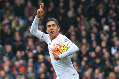 Roberto Firmino comemora o gol que marcou contra o Crystal Palace, em 6 de mar&ccedil;o, em Londres