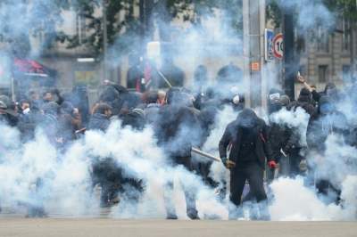 Manifestantes participam de protesto contra as reformas trabalhistas propostas pelo governo, em Nantes, no dia 2 de junho de 2016