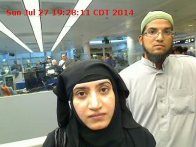 (Julho) Syed Farook e Tashfeen Malik, na alf&acirc;ndega do aeroporto internacional de Chicago